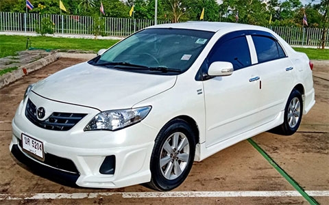TOYOTA ALTIS WHITE
