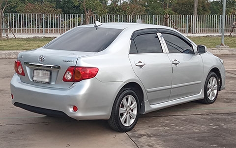 TOYOTA ALTIS SILVER 1.6