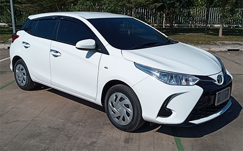 YARIS ATIVE 1.2 WHITE