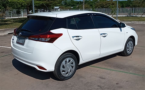 YARIS ATIVE 1.2 WHITE