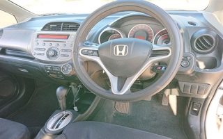 HONDA JAZZ WHITE