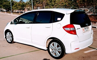 HONDA JAZZ WHITE